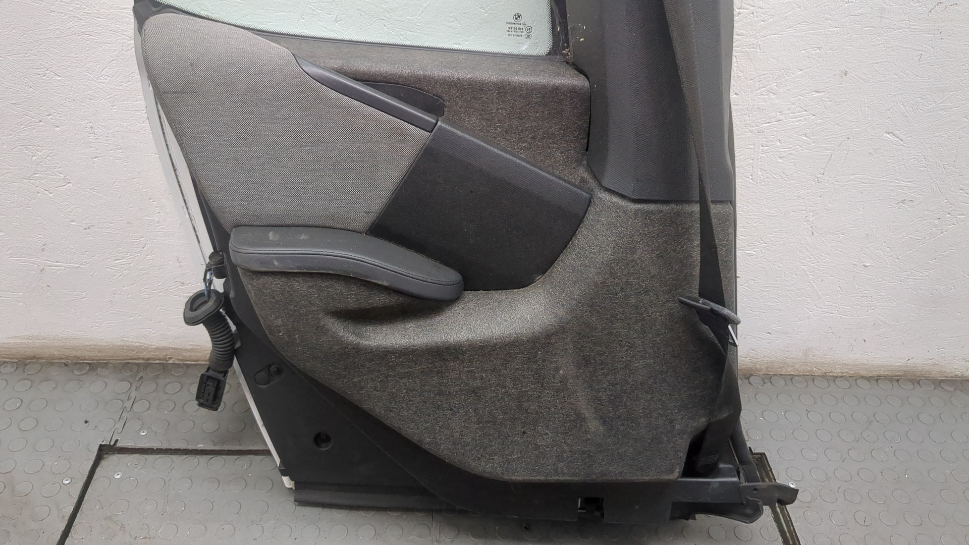 Дверь задняя левая