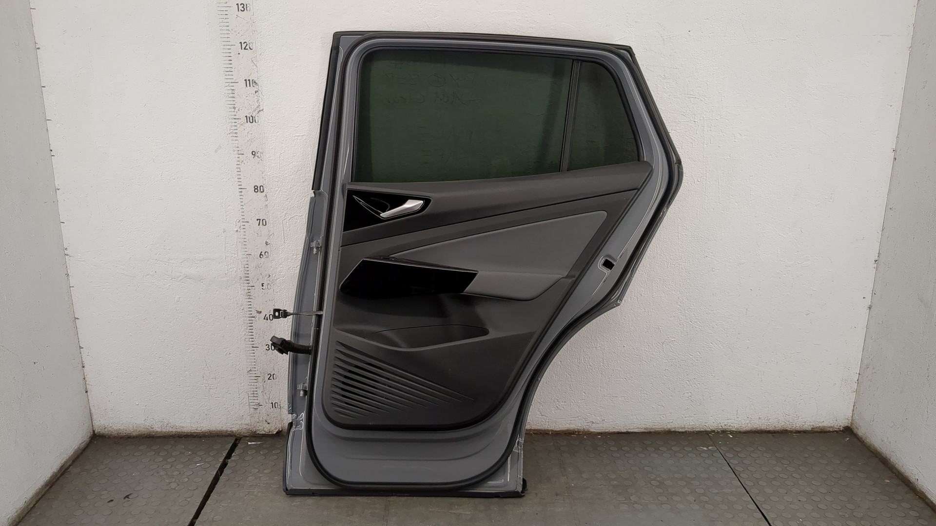 Дверь задняя правая