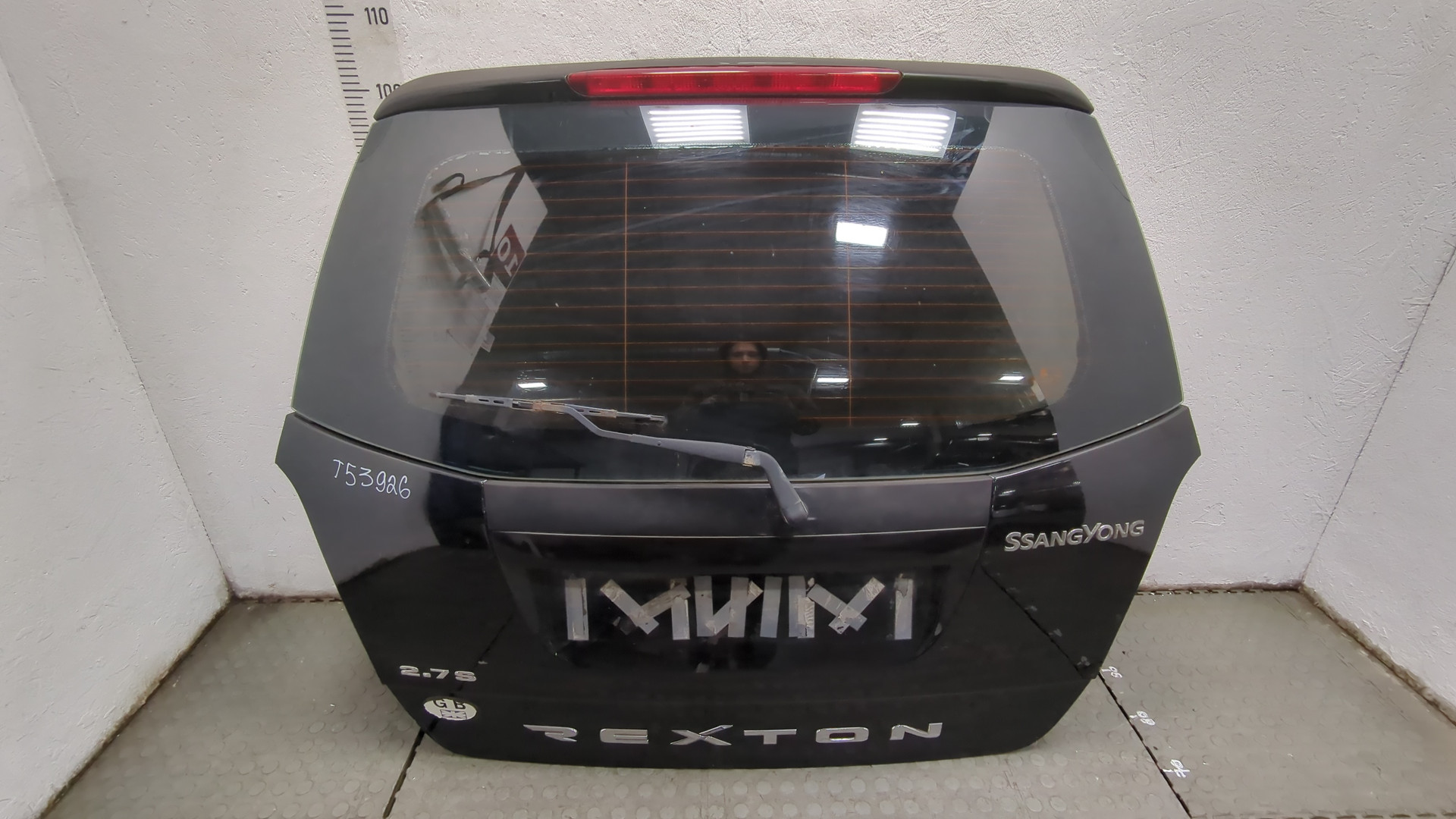 Дверь багажника