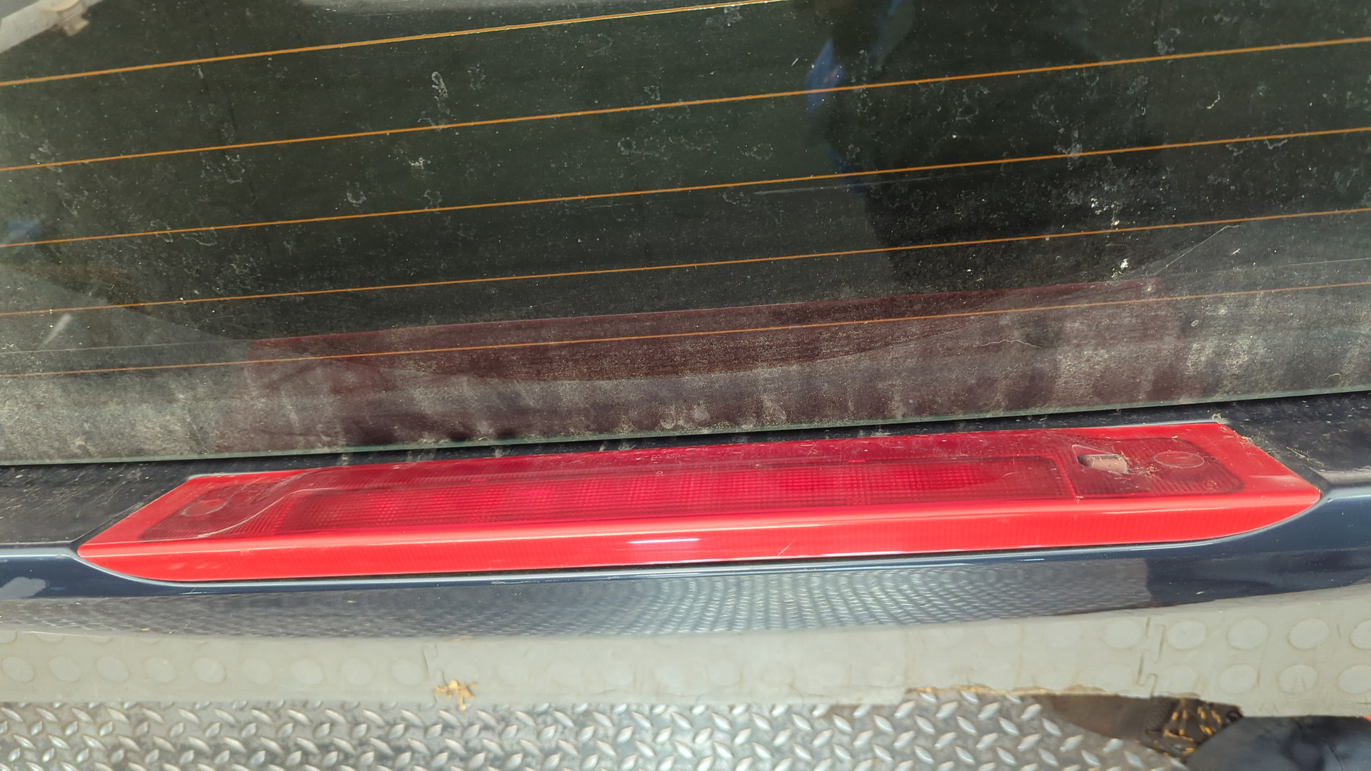 Дверь багажника