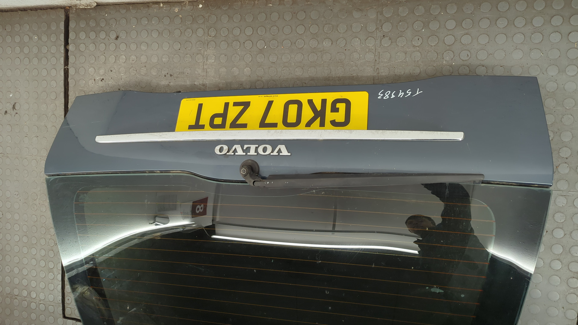 Дверь багажника