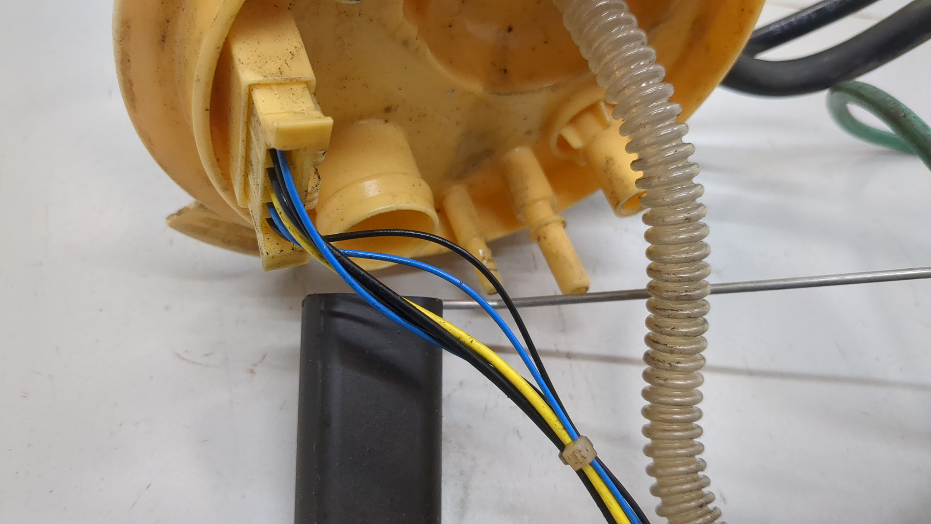 Насос топливный электрический