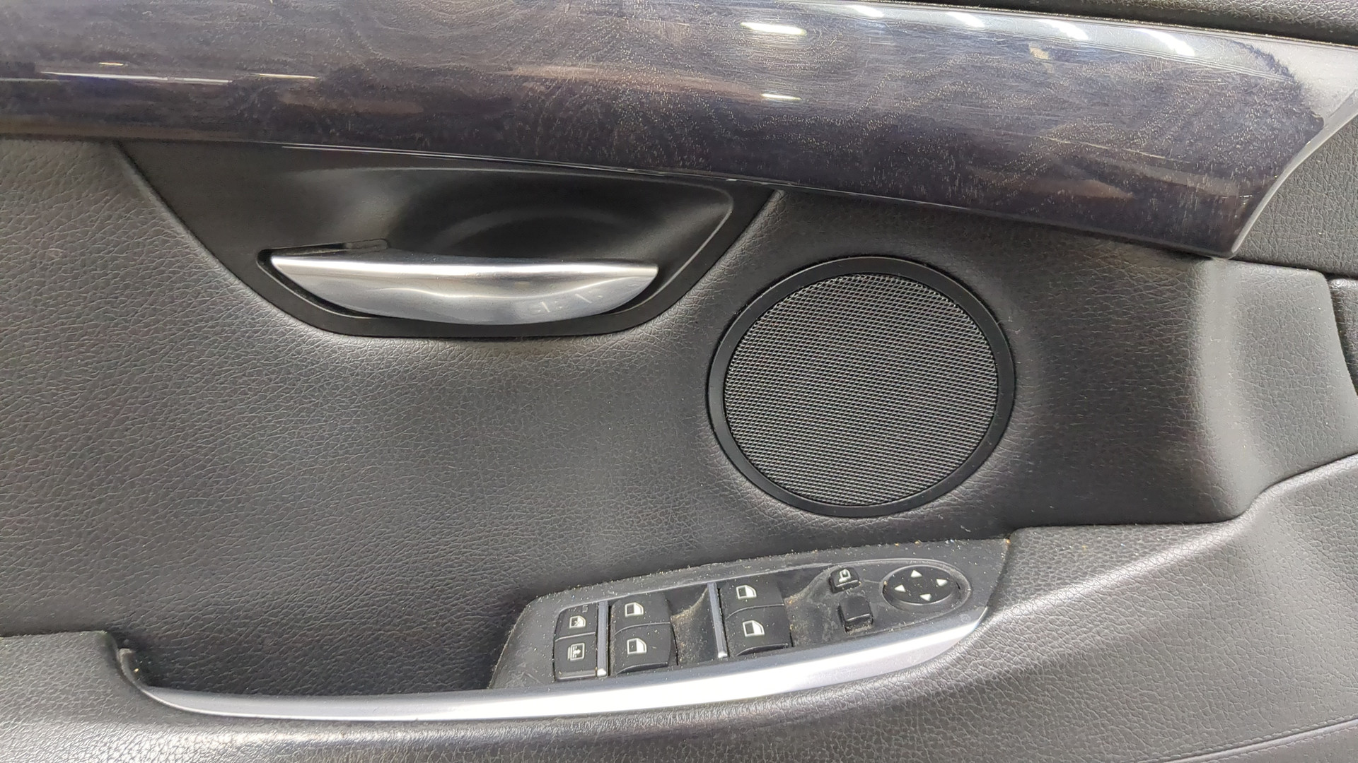 Дверь передняя левая