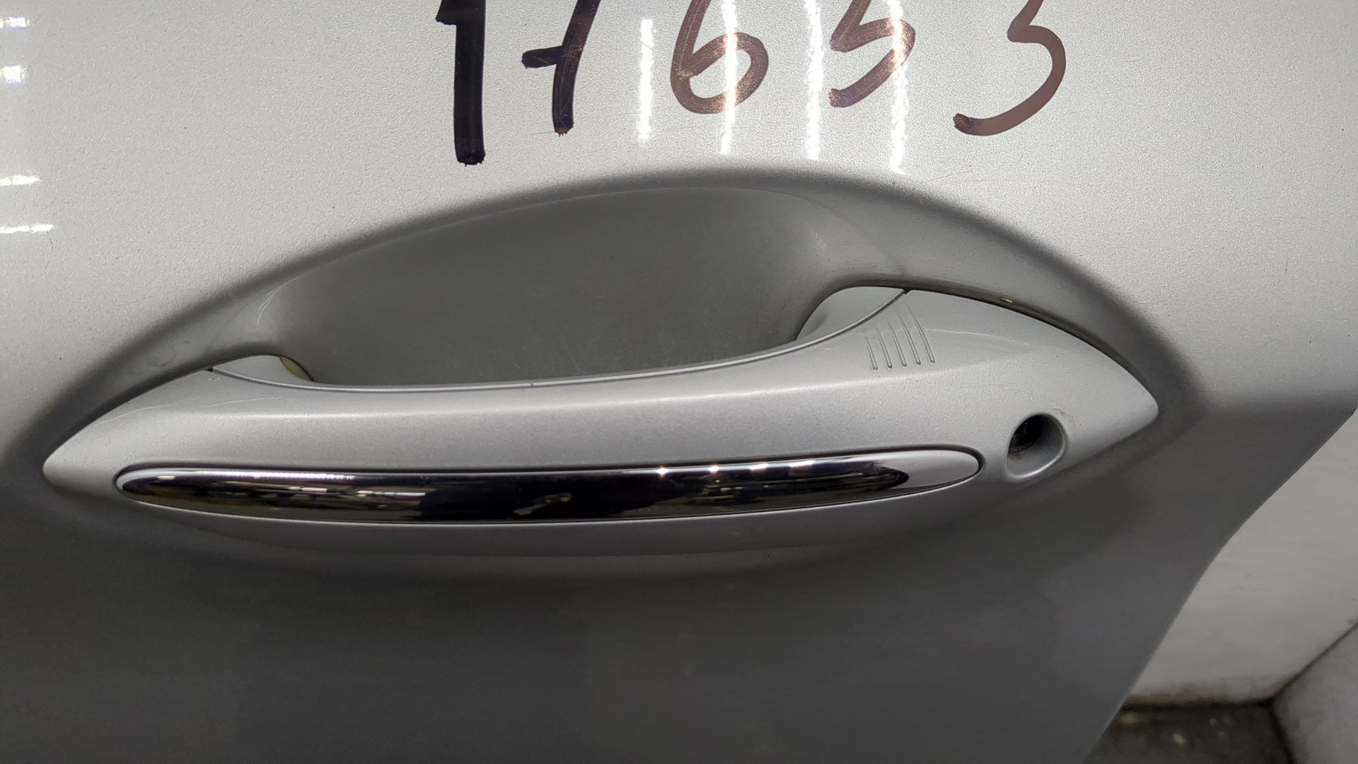 Дверь передняя левая