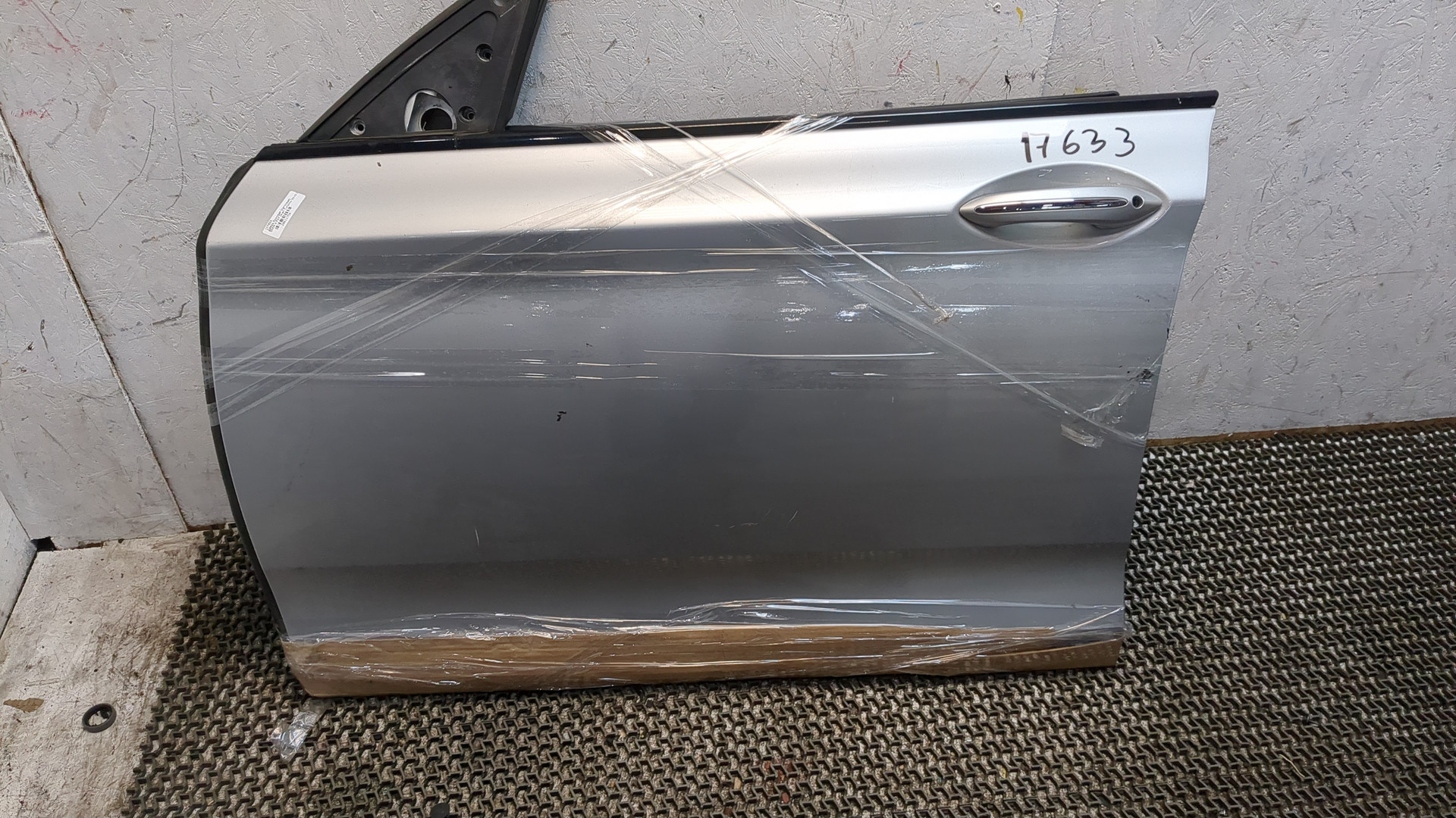 Дверь передняя левая