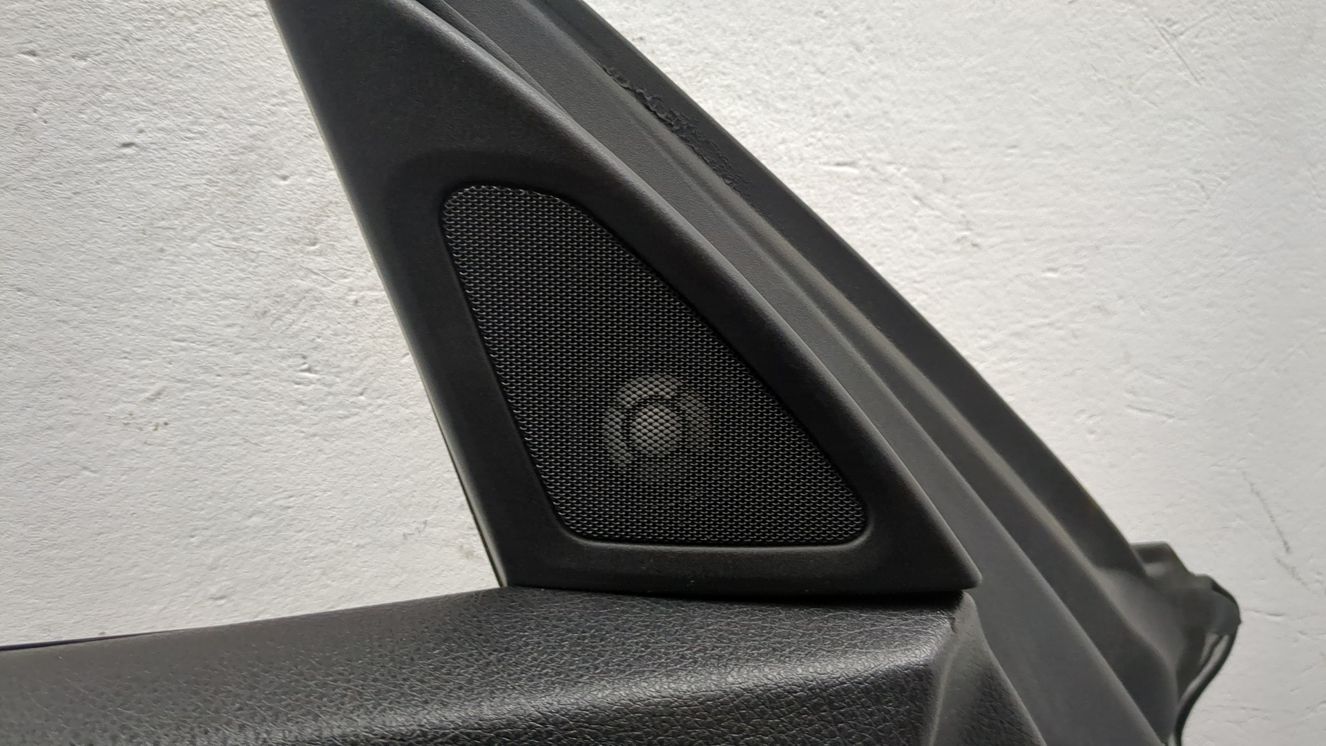 Дверь передняя левая