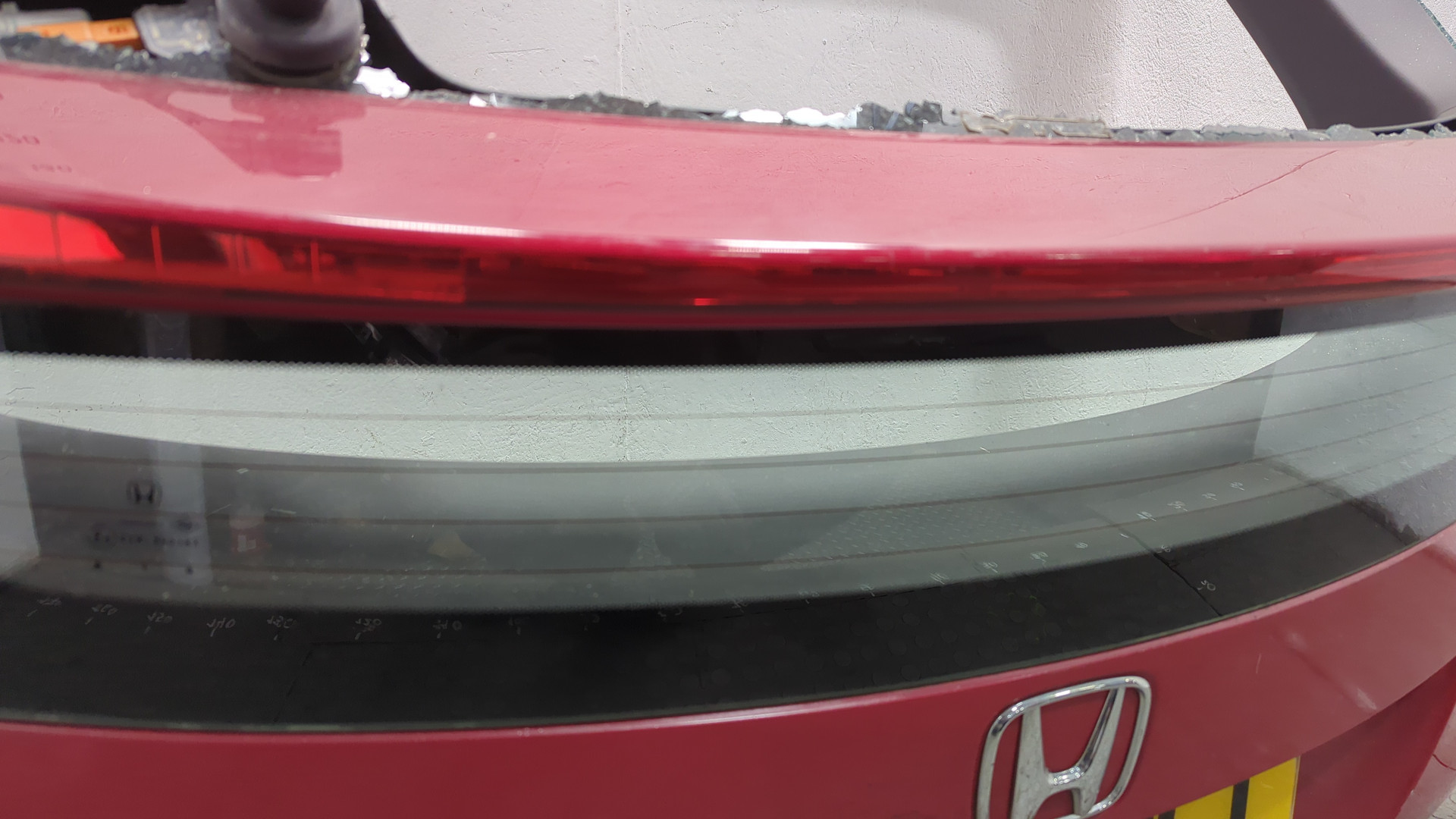 Дверь багажника