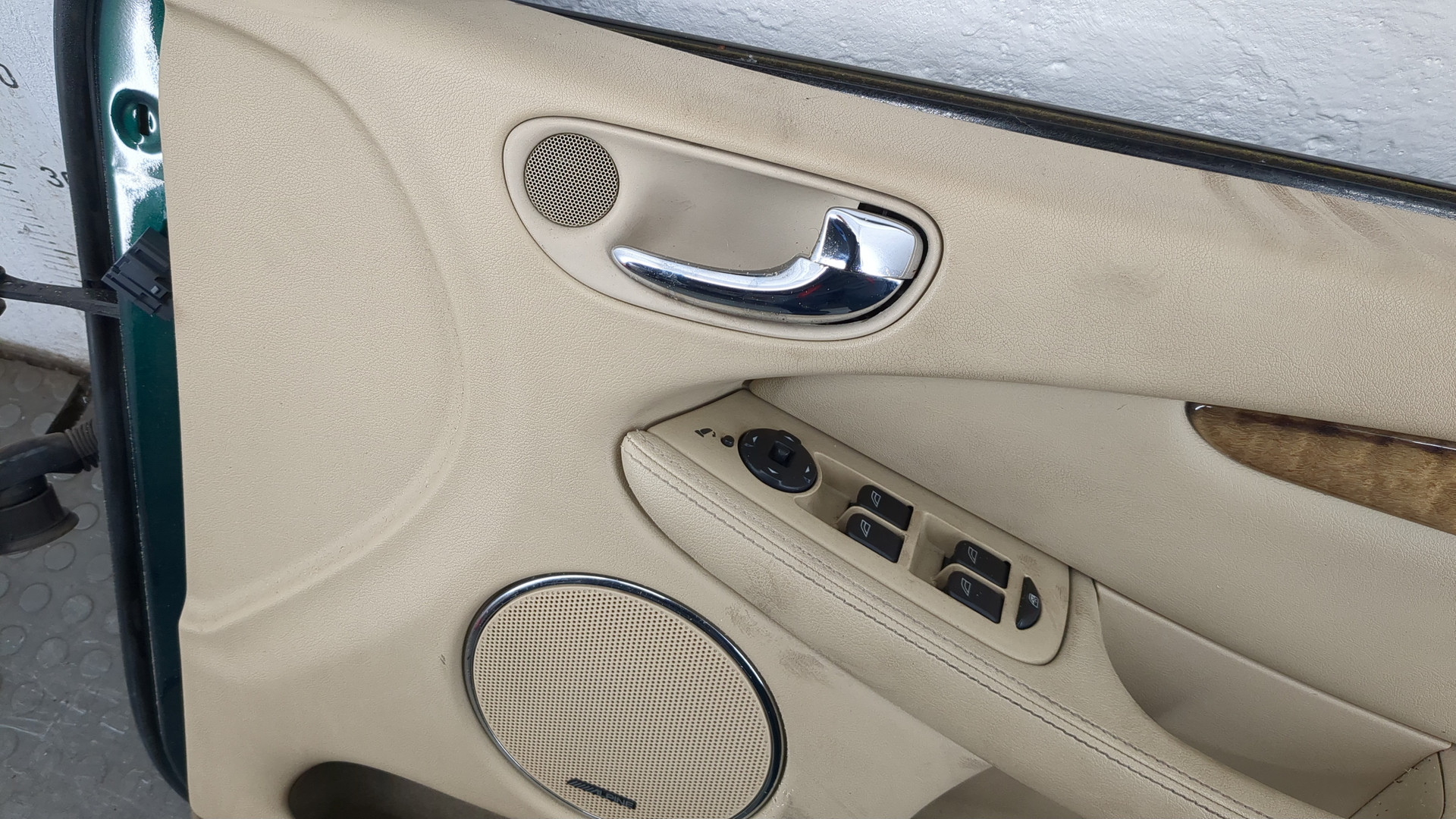 Дверь передняя правая