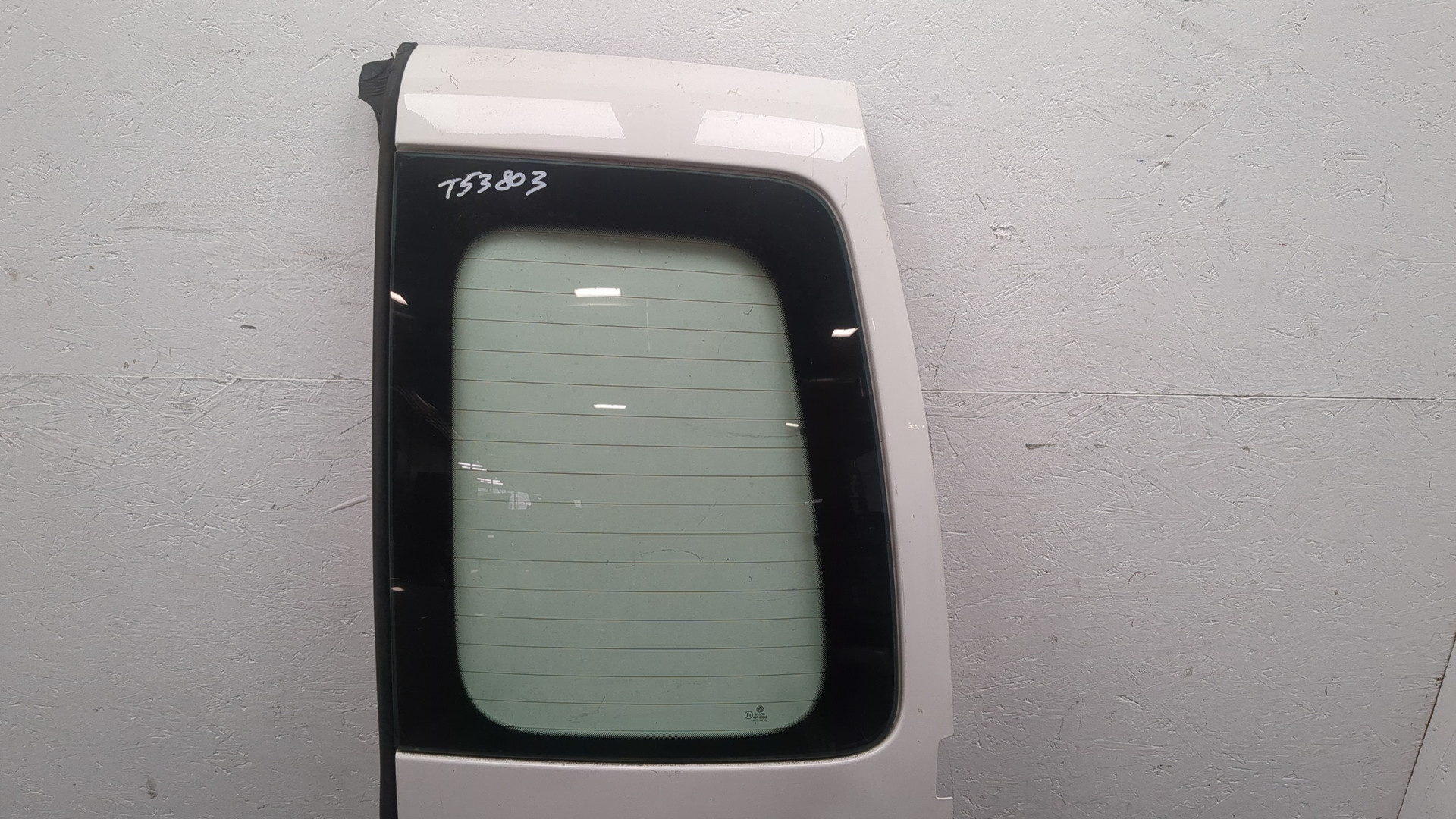 Дверь багажника правая