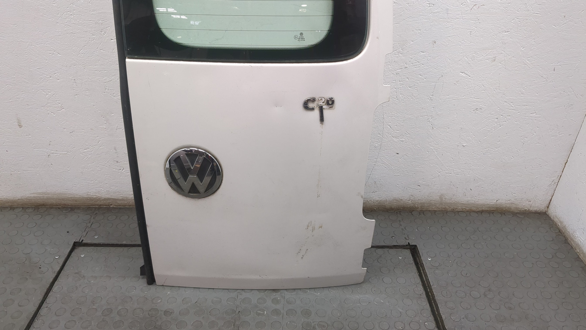 Дверь багажника правая