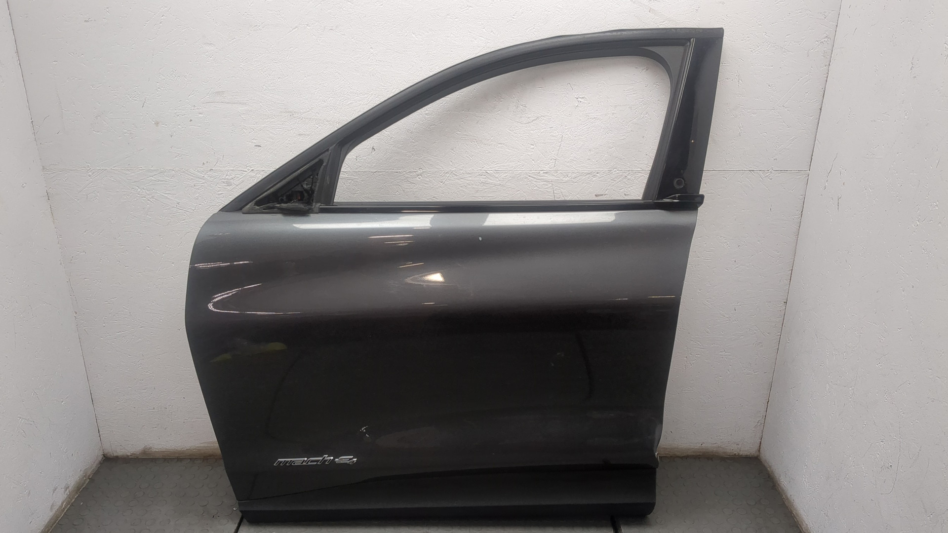 Дверь передняя левая