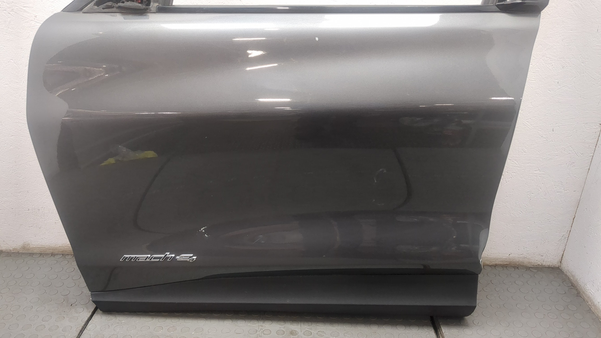 Дверь передняя левая