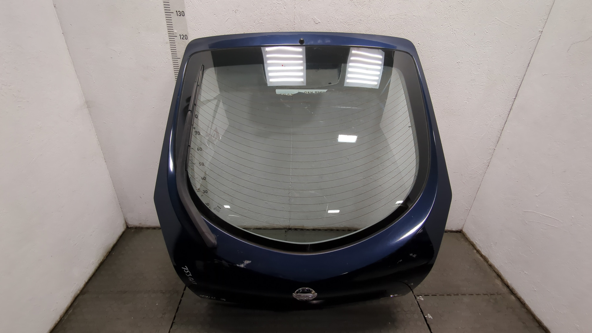 Дверь багажника