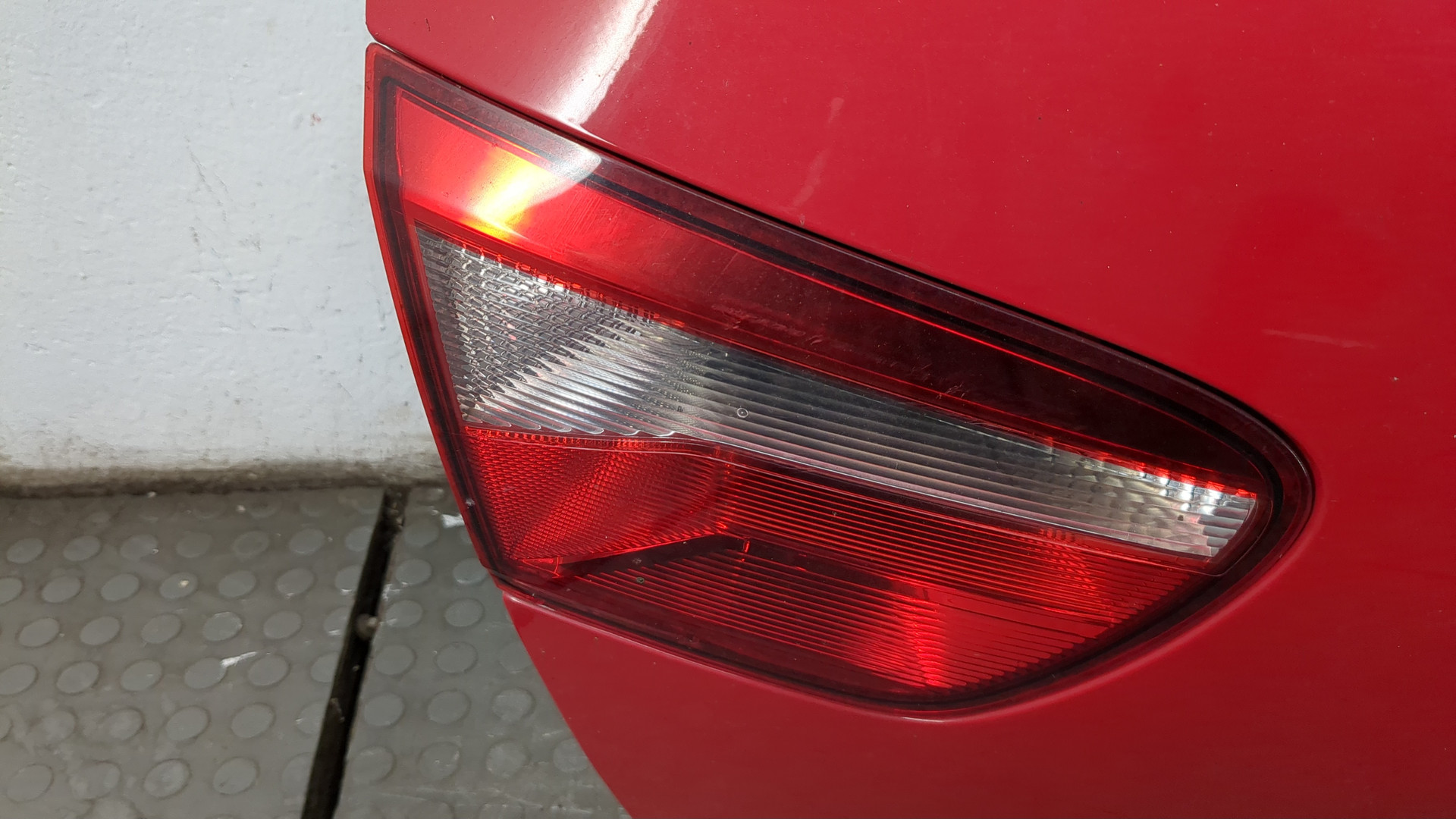 Дверь багажника