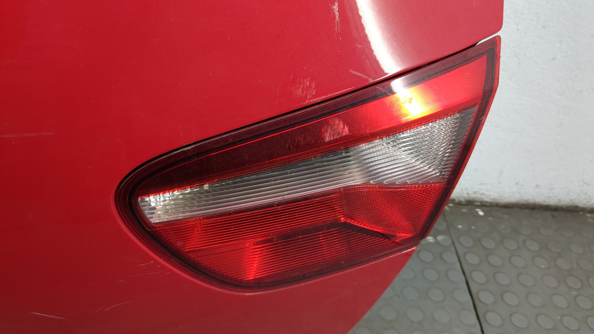 Дверь багажника