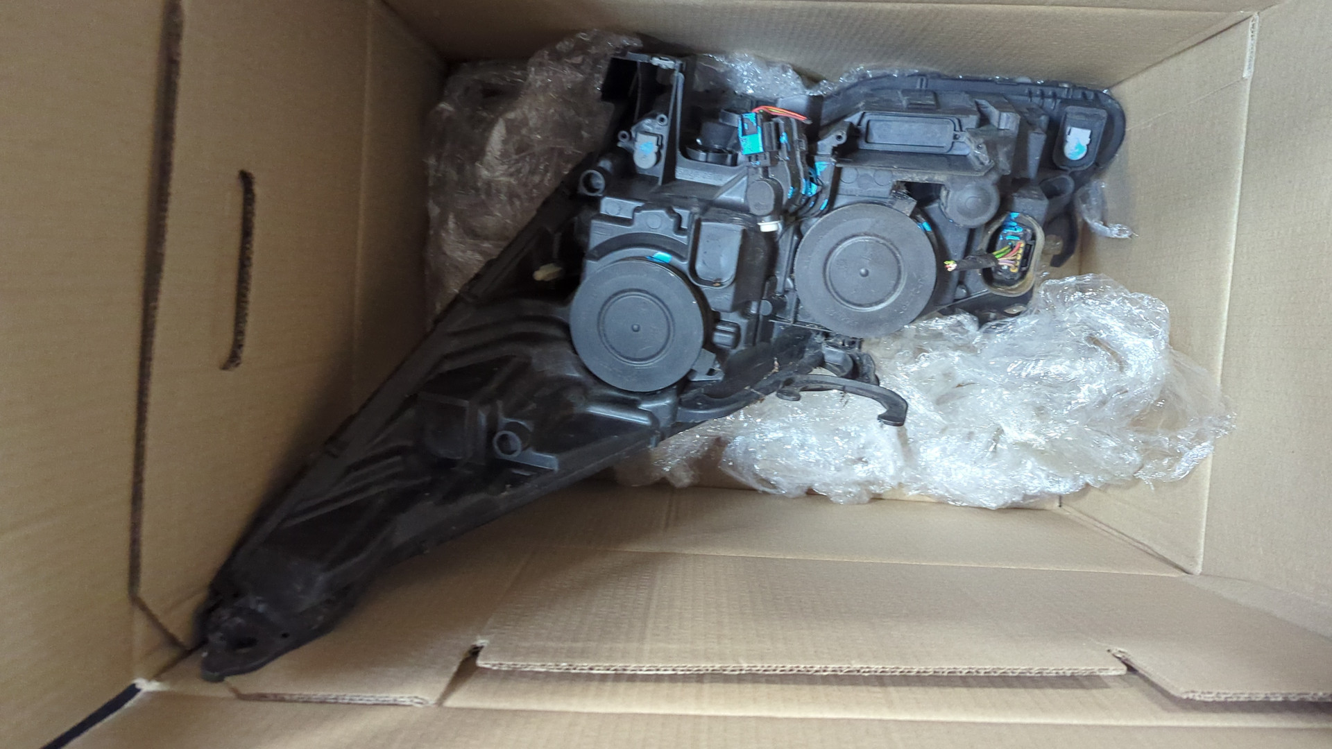 Фара правая