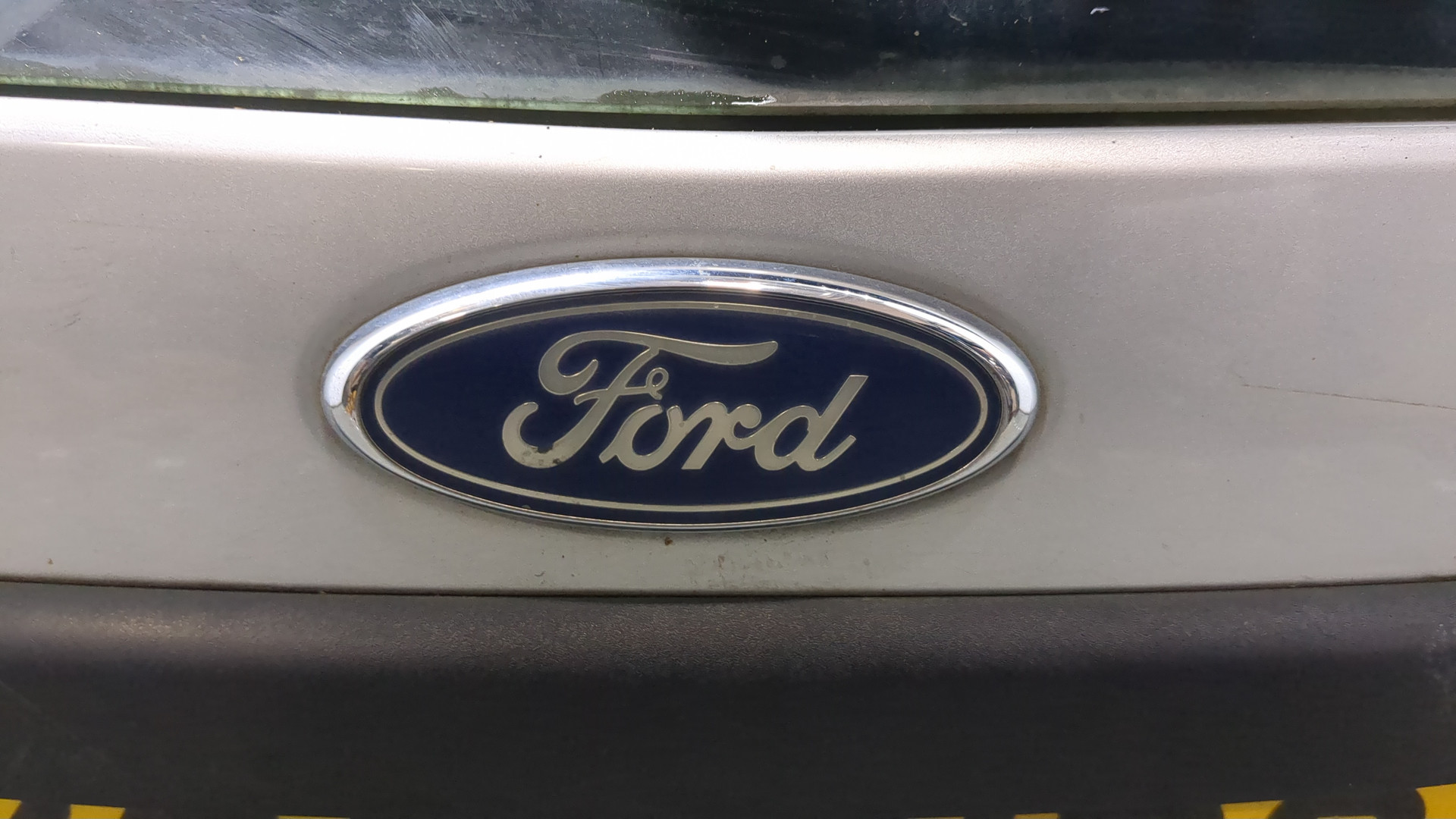 Дверь багажника