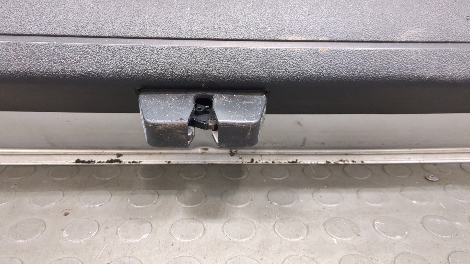 Дверь багажника