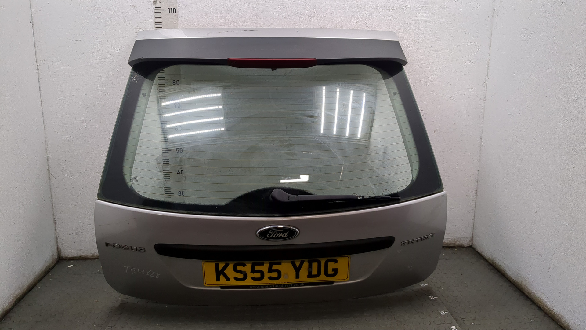 Дверь багажника