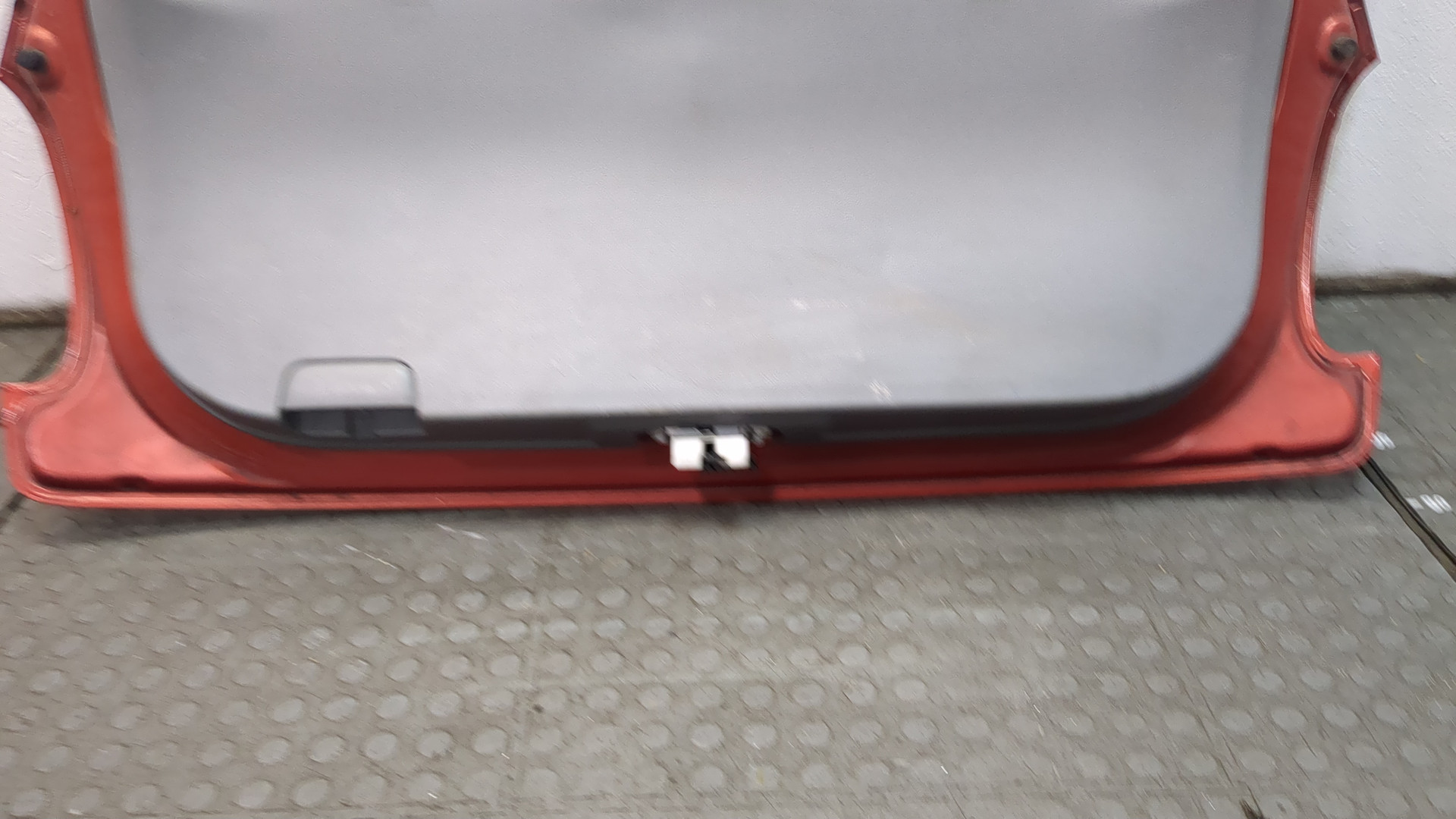 Дверь багажника