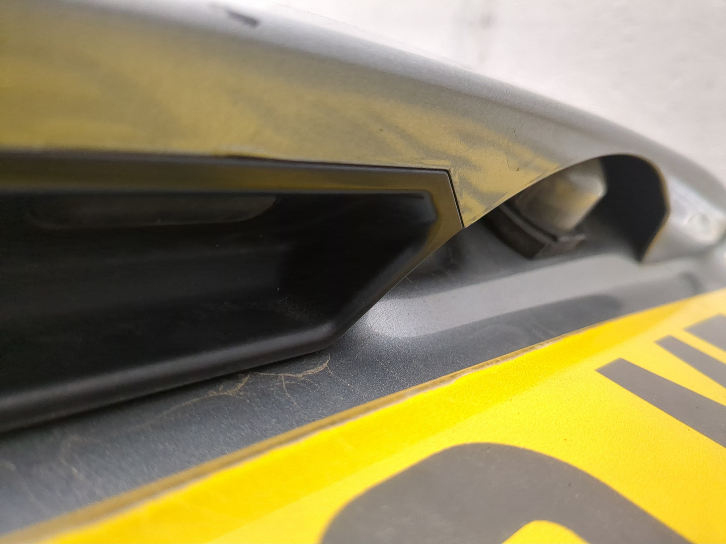 Дверь багажника