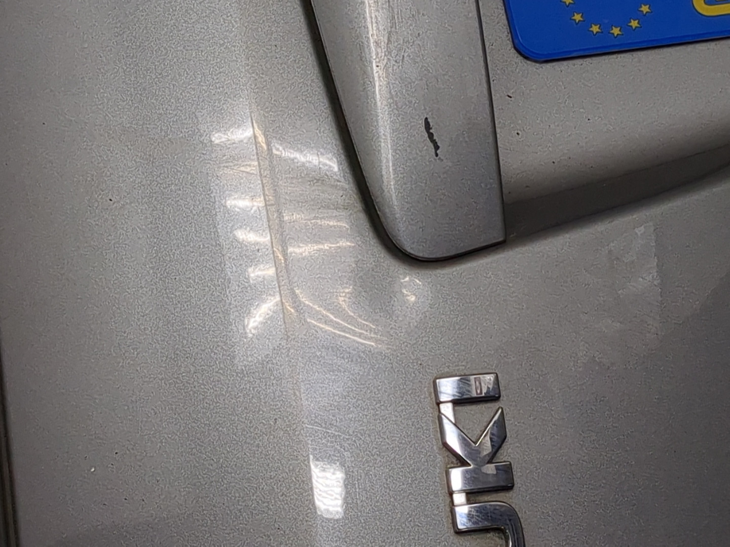 Дверь багажника