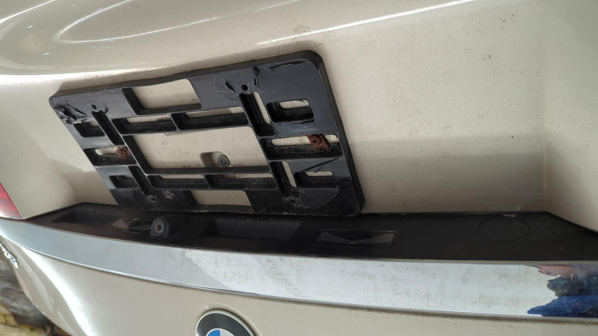 Дверь багажника