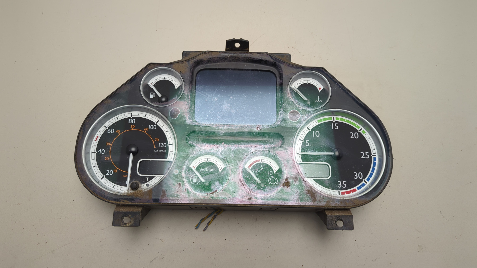 Панель приборов