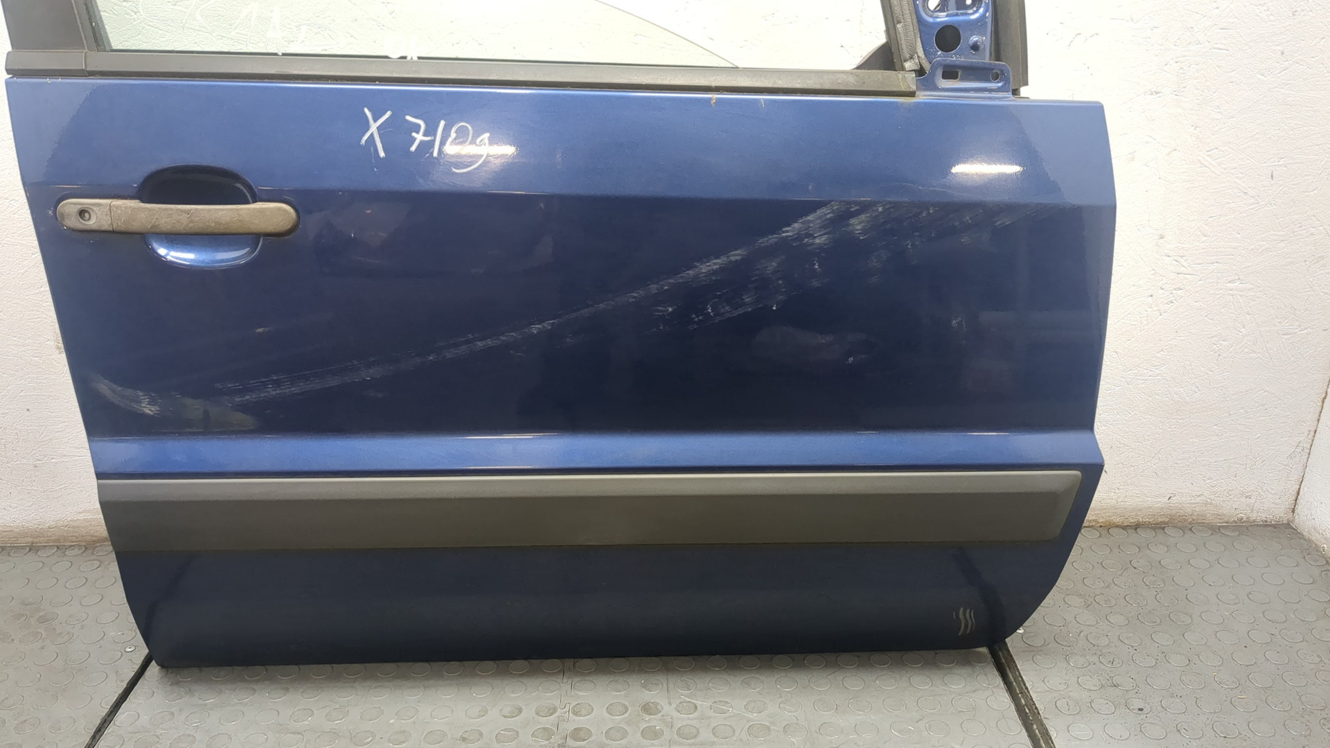 Дверь передняя правая