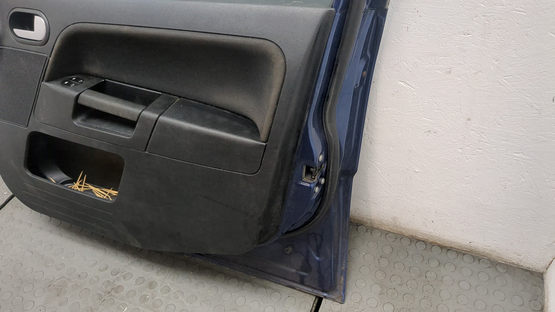 Дверь передняя правая