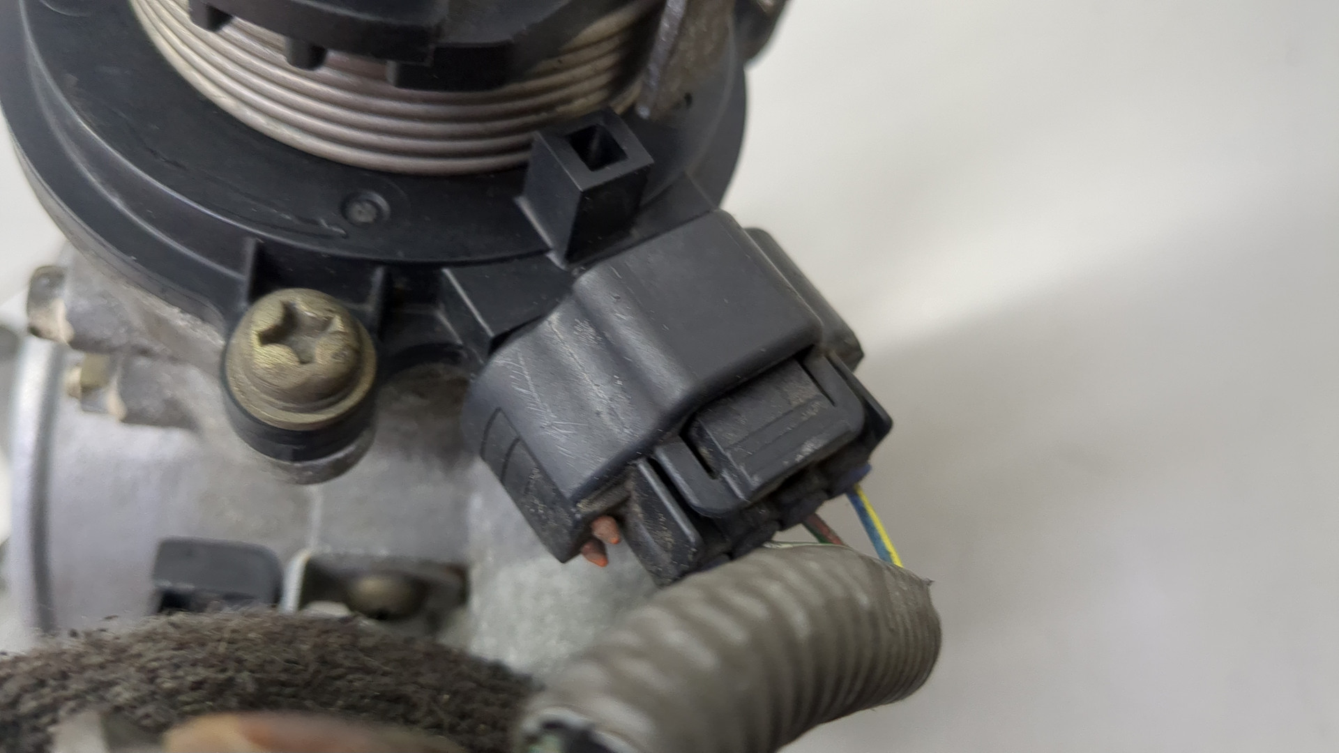 Заслонка дроссельная электрическая