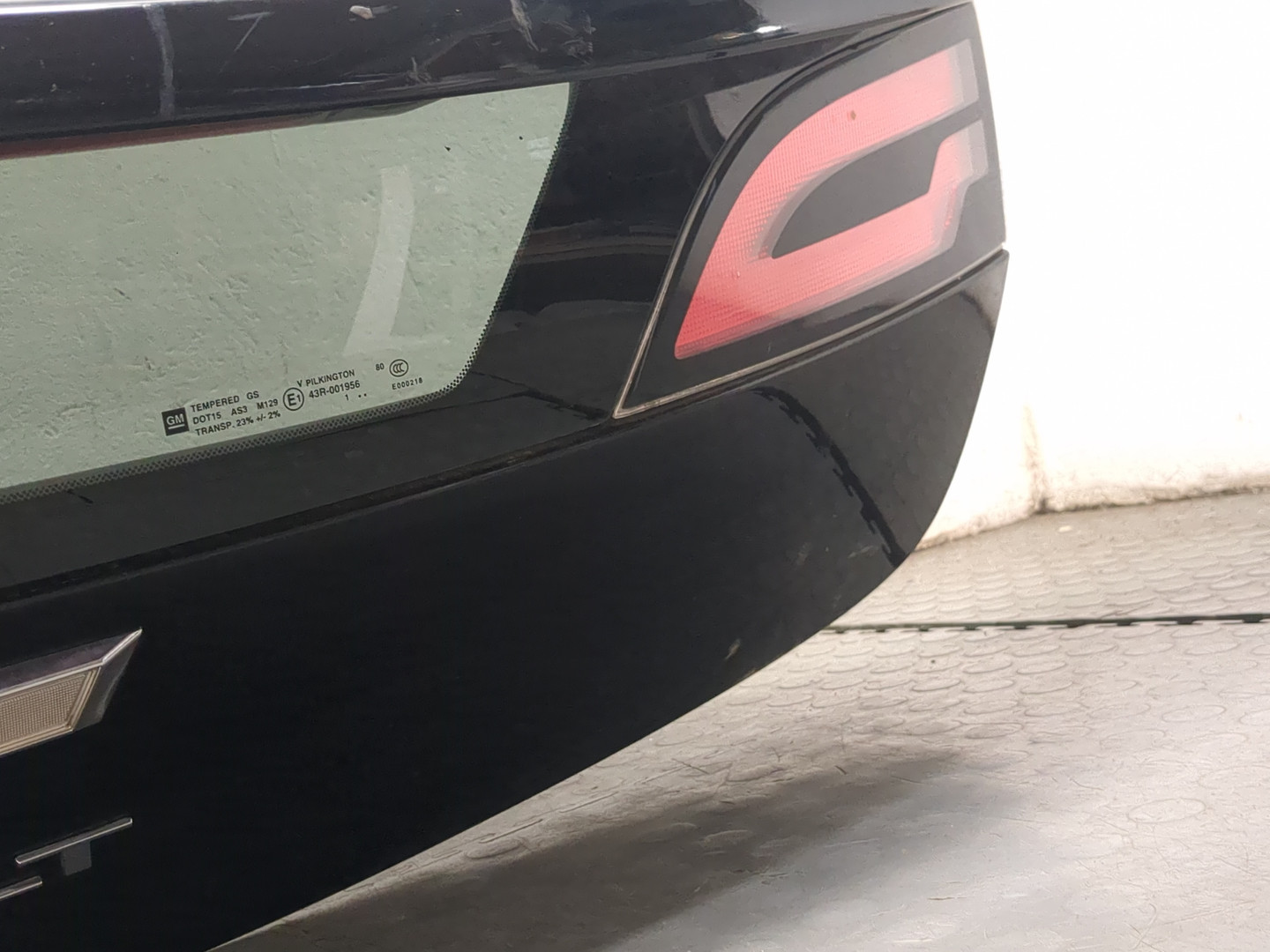 Дверь багажника