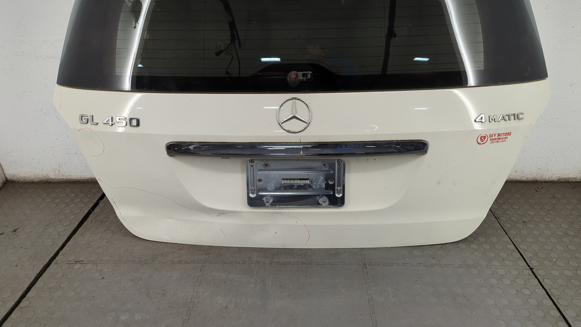 Дверь багажника