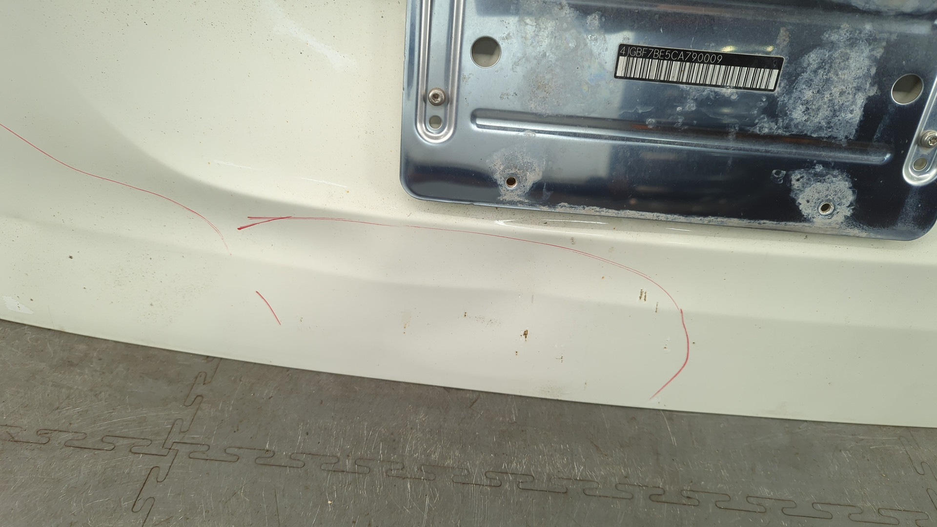 Дверь багажника