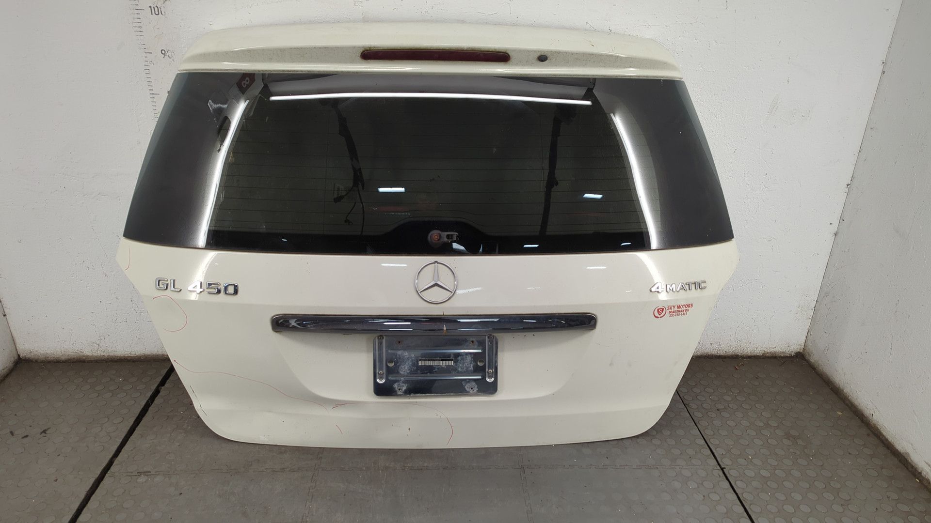 Дверь багажника