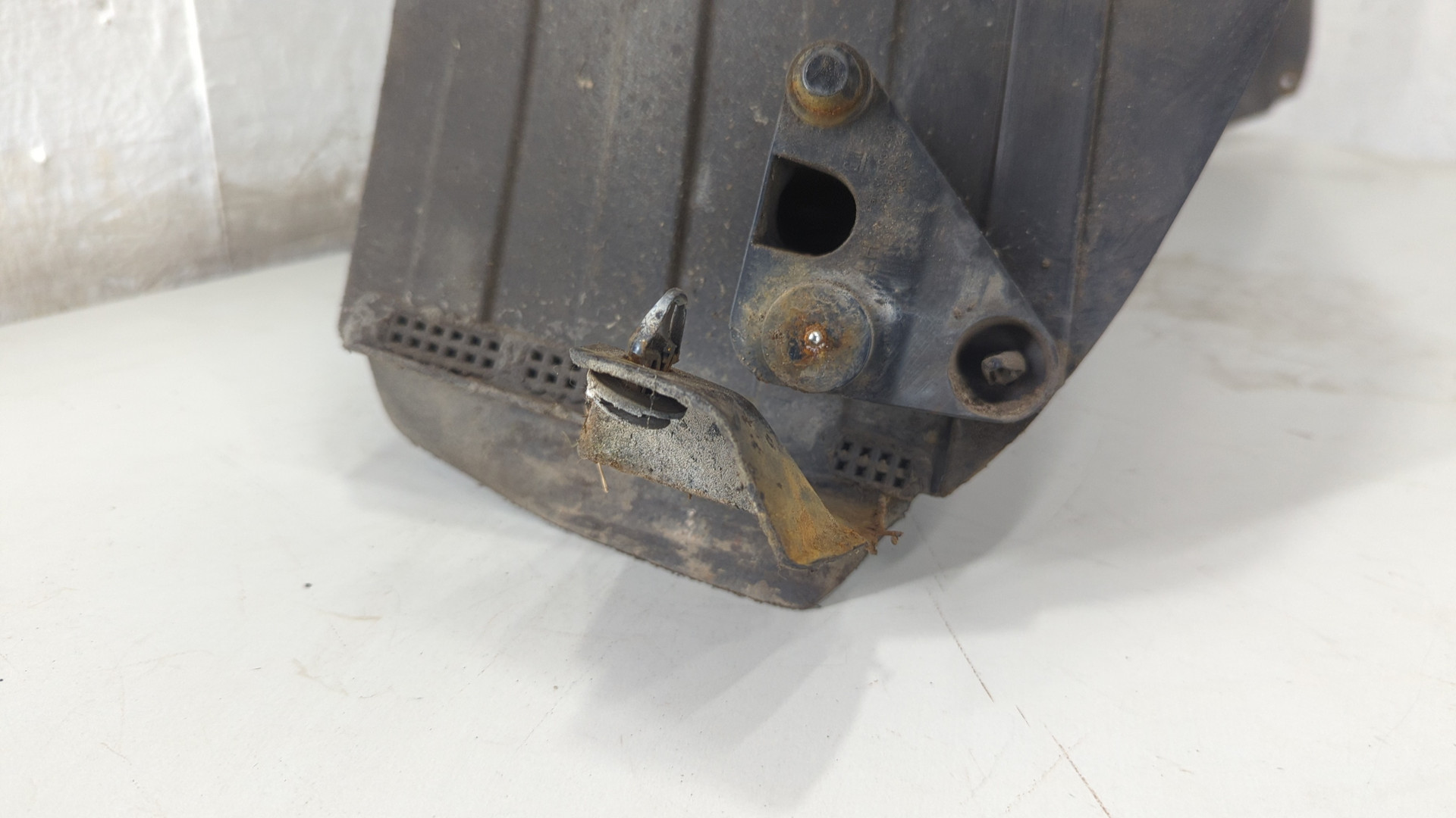 Локер задний левый