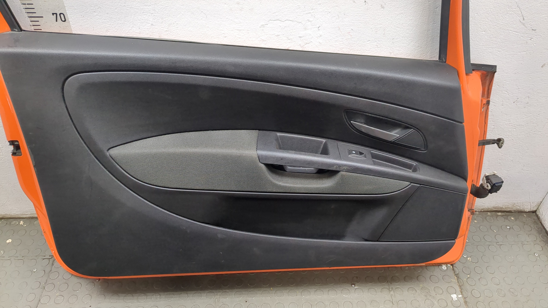 Дверь передняя левая