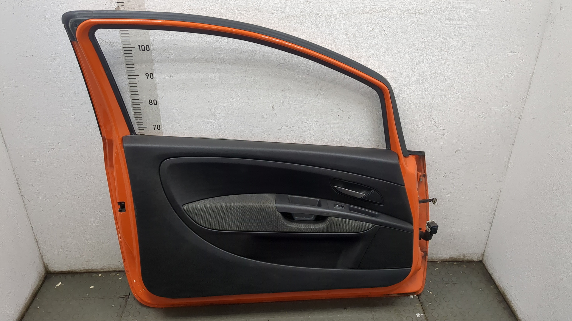 Дверь передняя левая