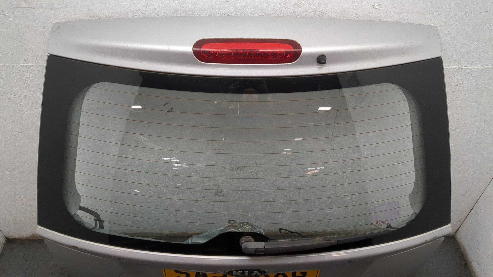 Дверь багажника