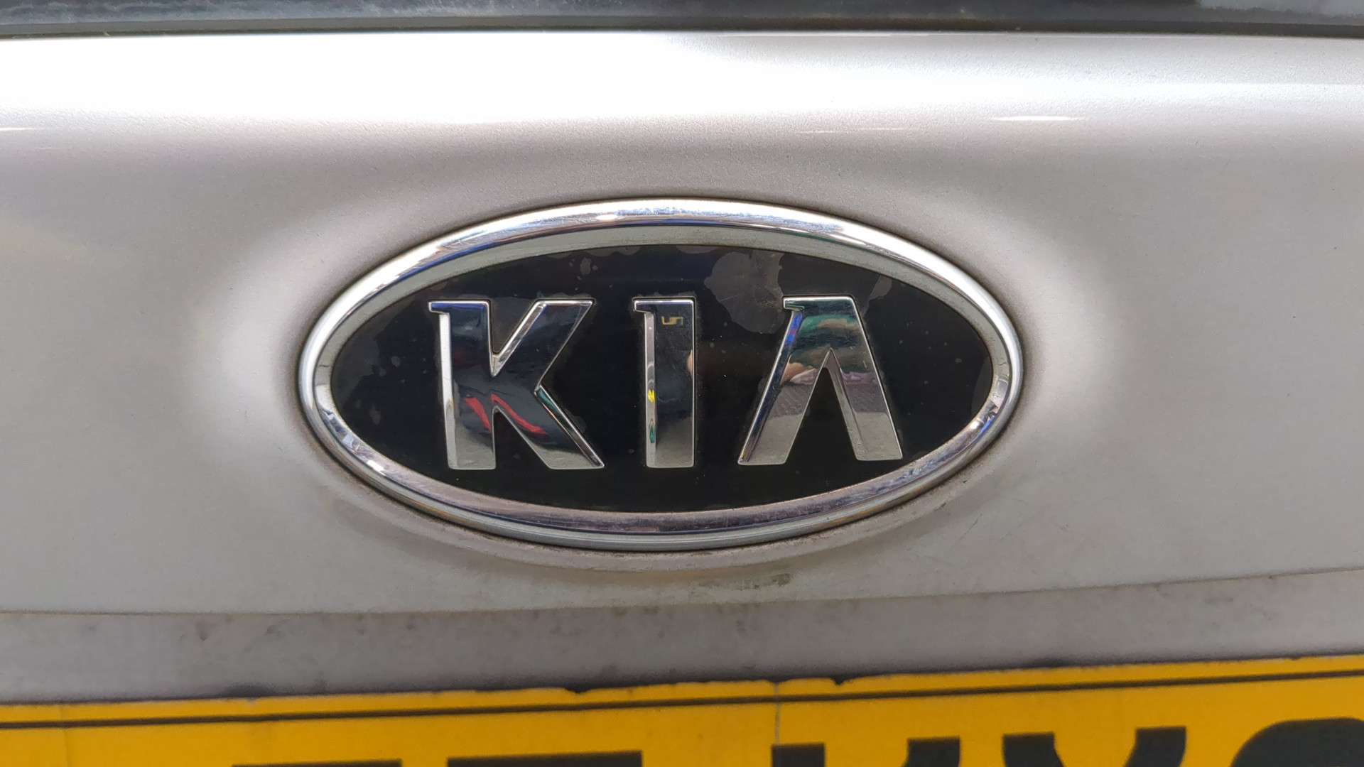 Дверь багажника