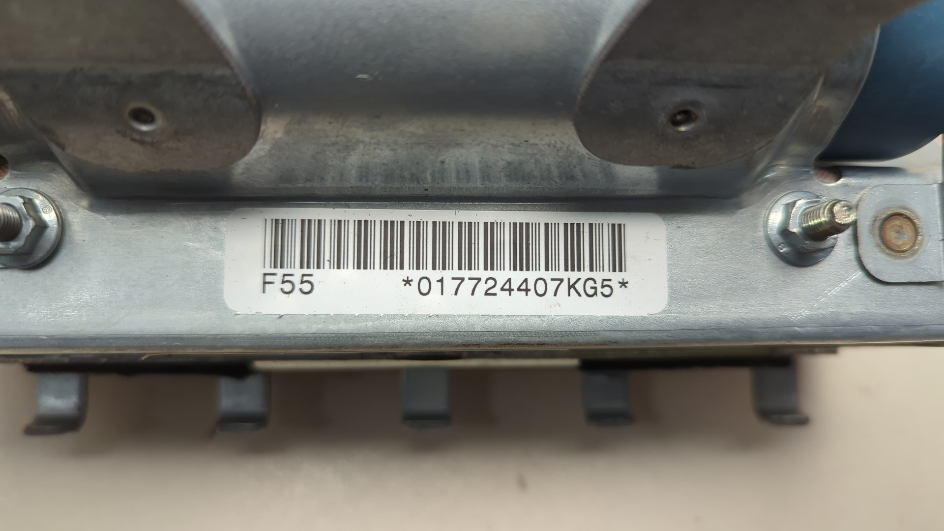 Подушка безопасности пассажирская (в торпедо)