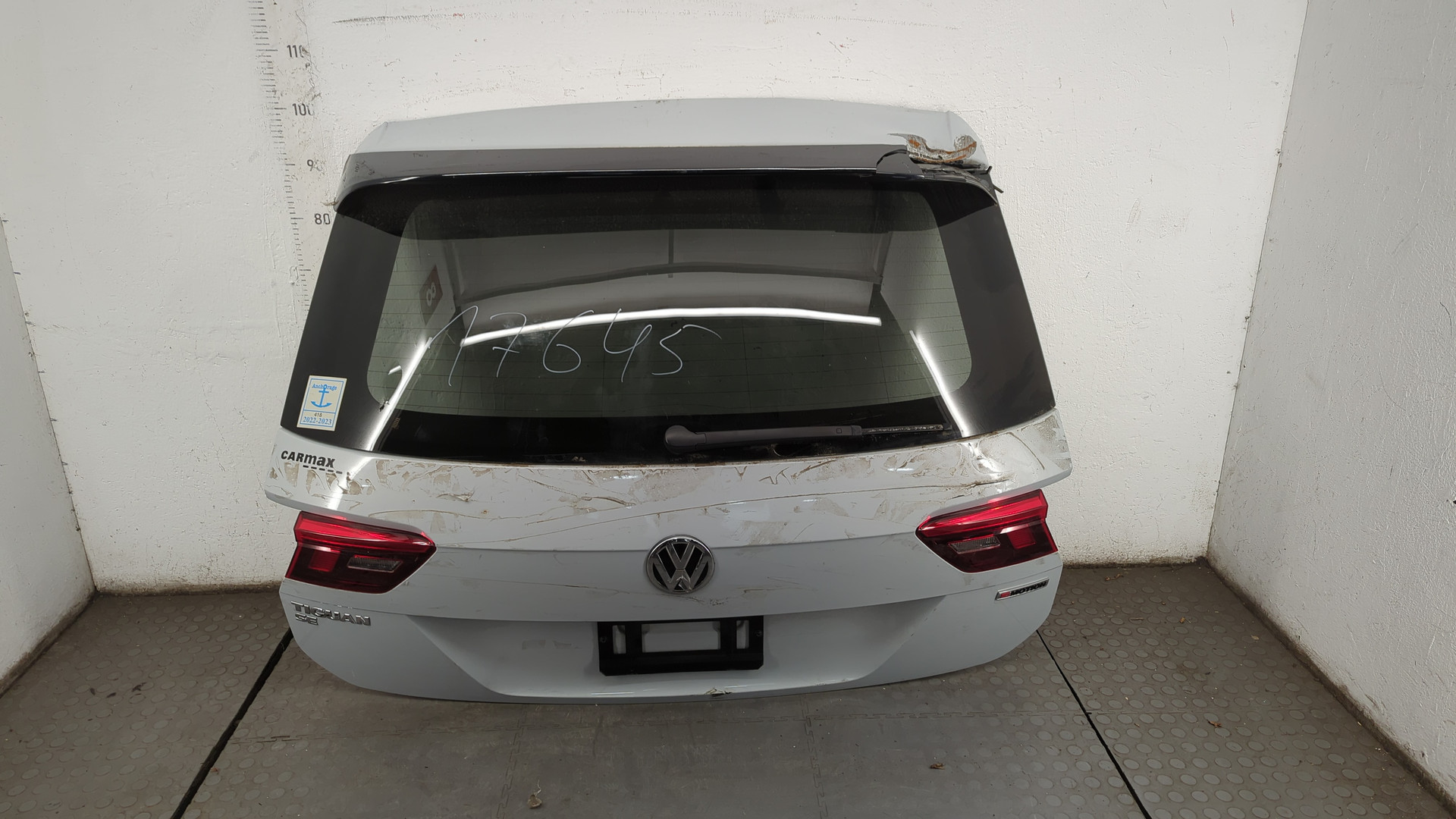 Дверь багажника