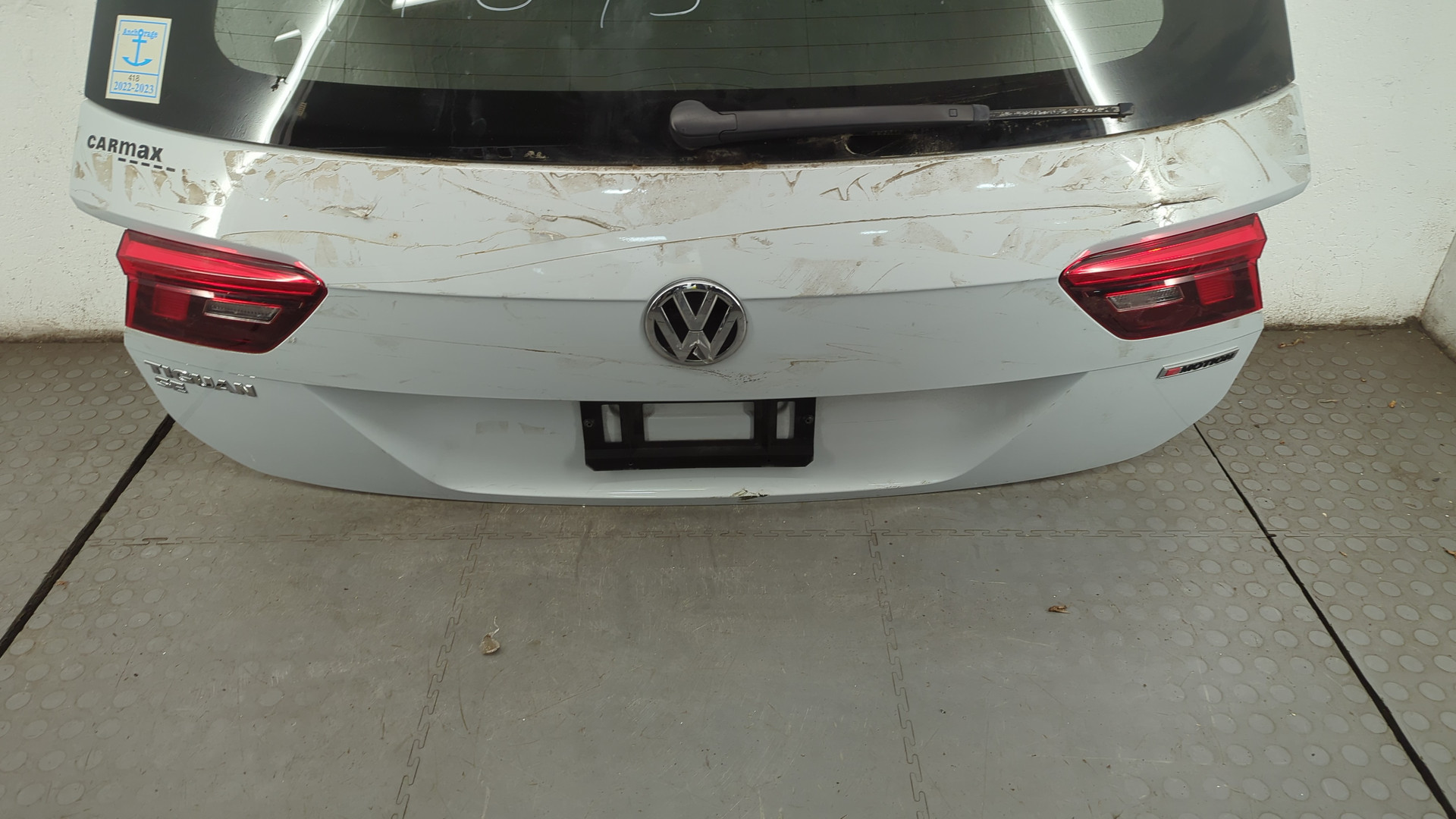 Дверь багажника