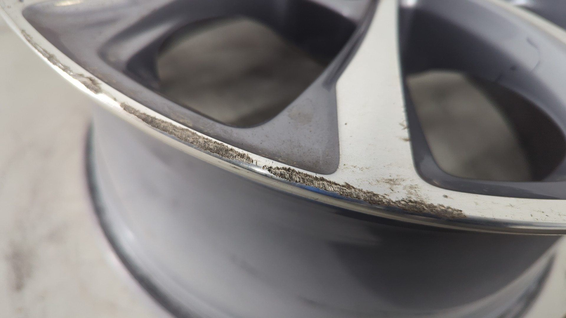 Диск колесный литой легкий сплав