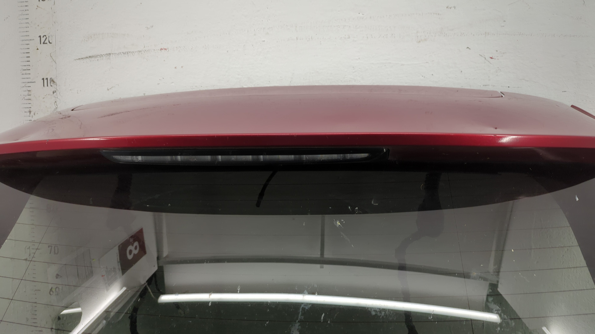 Дверь багажника