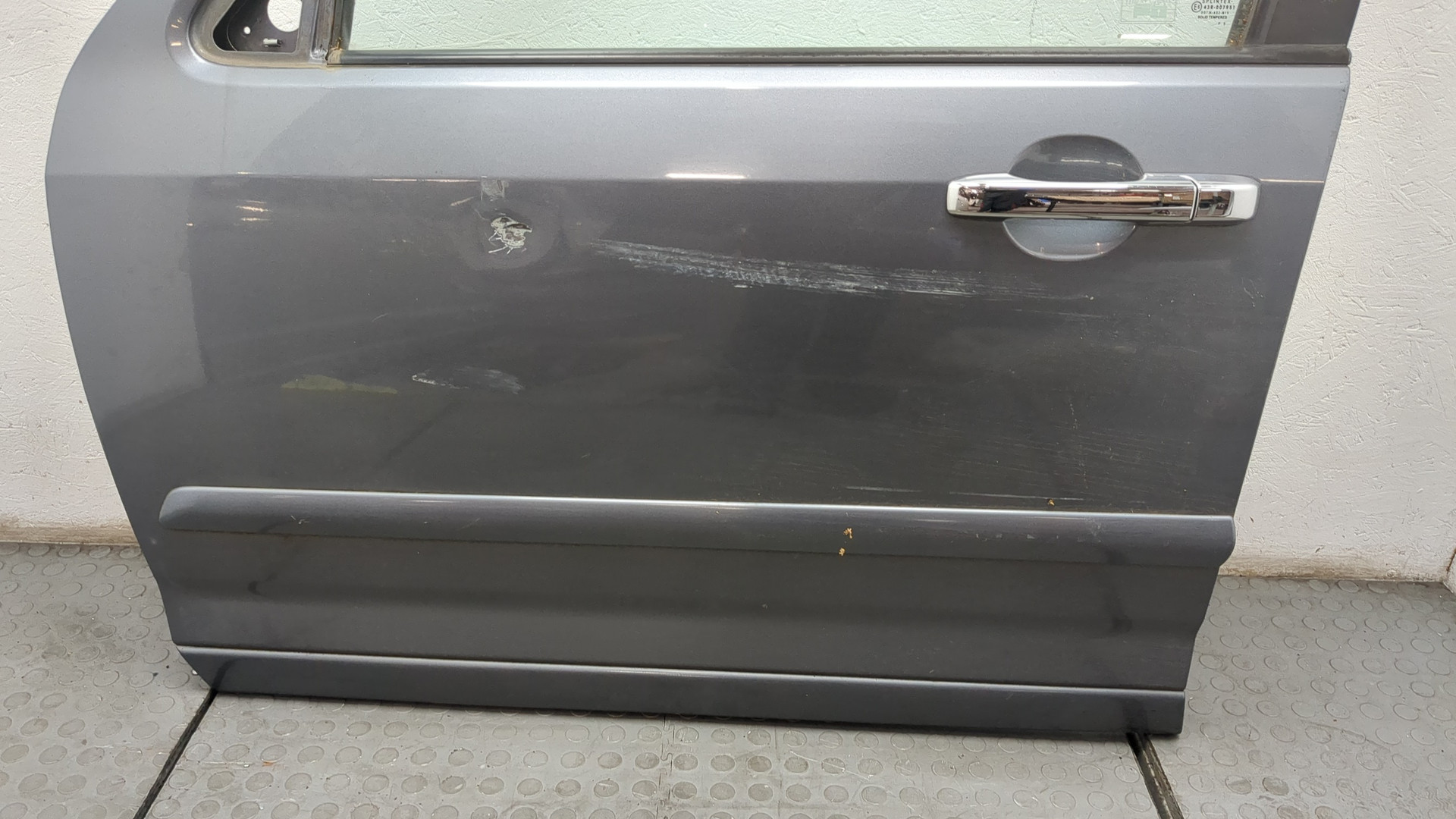 Дверь передняя левая