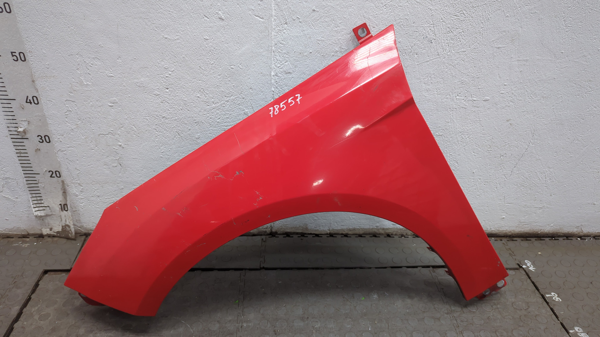 Крыло переднее левое