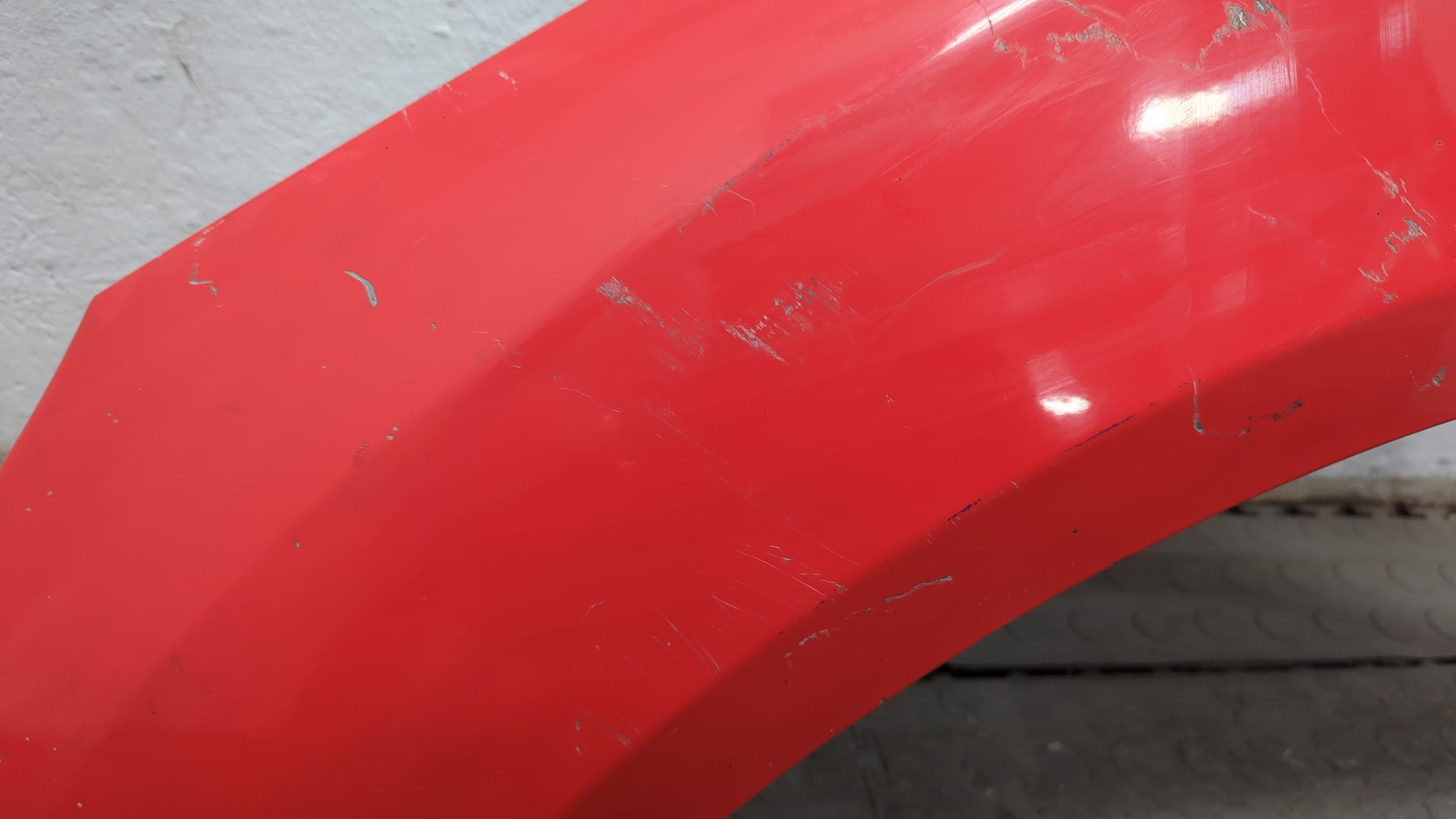 Крыло переднее левое