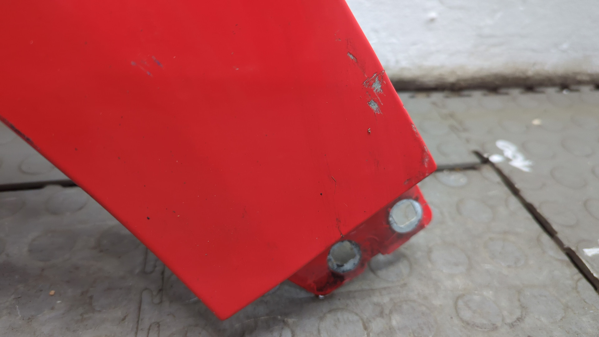 Крыло переднее левое