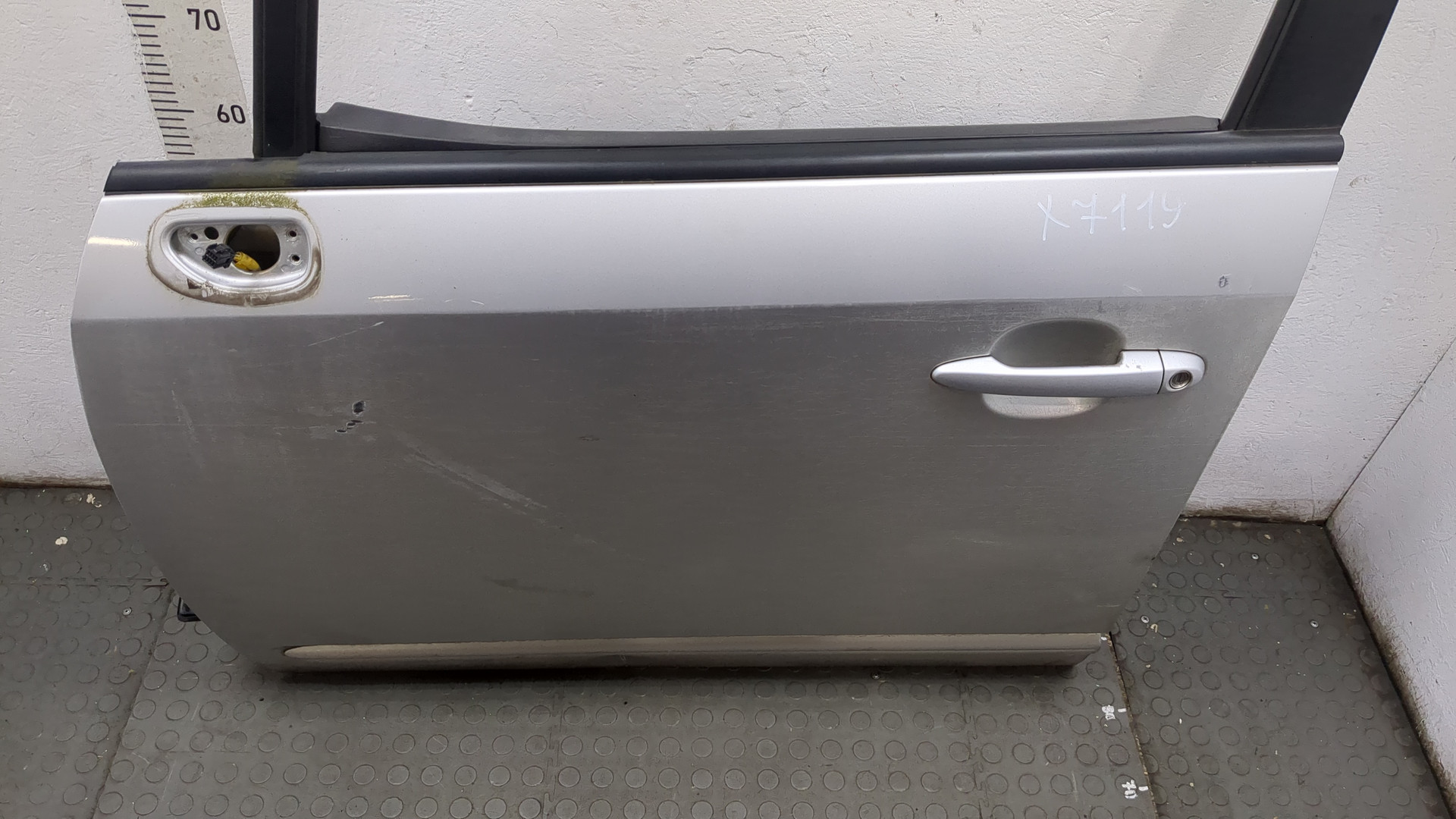 Дверь передняя левая